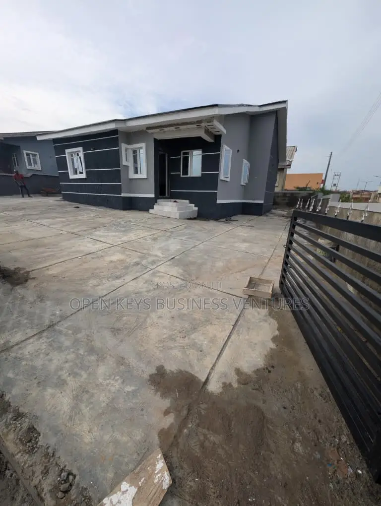 Furnished 3bdrm Bungalow in Ajimobi, Idishin for sale in Idishin