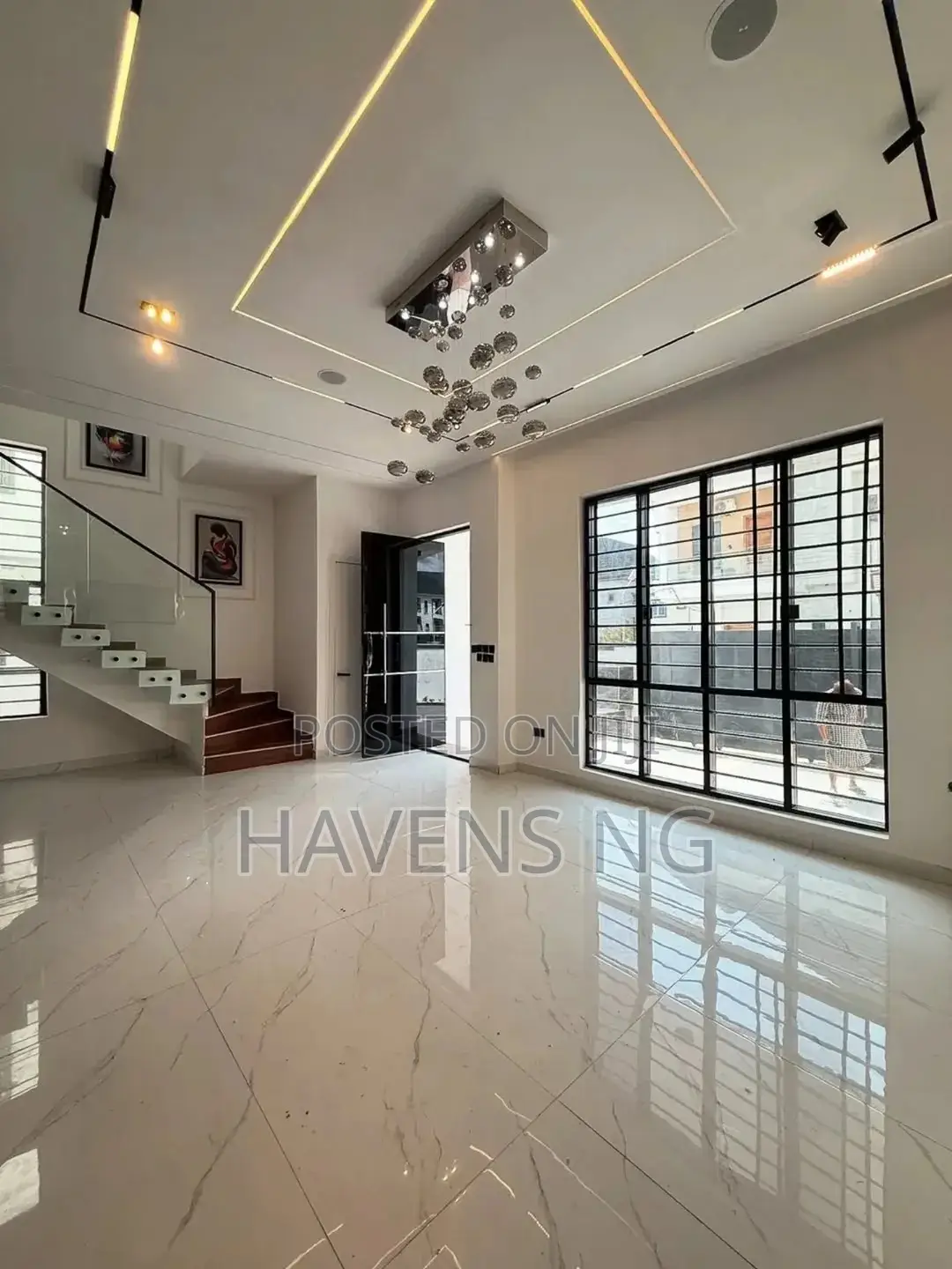 5bdrm Duplex in Ikota for sale in Ikota