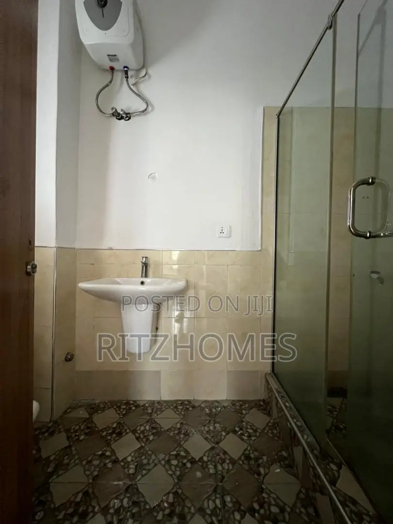 2bdrm Apartment in Off Lekki-Epe Expressway for rent in Off Lekki-Epe Expressway