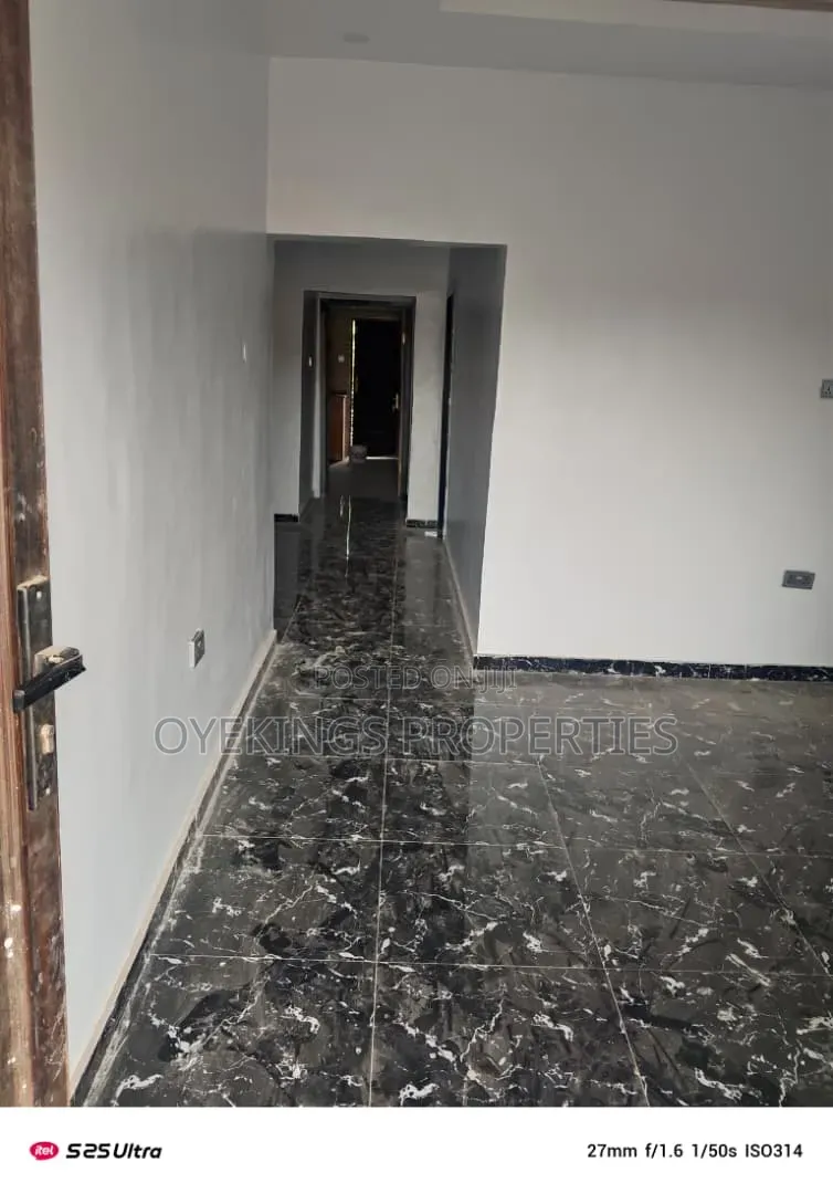 2bdrm Block of Flats in Nnpc, Oluyole for rent in Oluyole