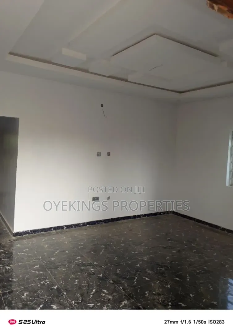 2bdrm Block of Flats in Nnpc, Oluyole for rent in Oluyole