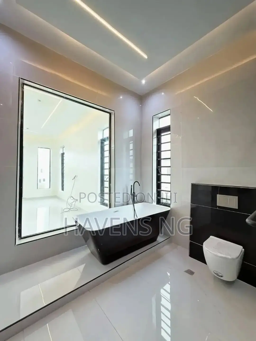 5bdrm Duplex in Lekki Phase 2 for sale in Lekki Phase 2