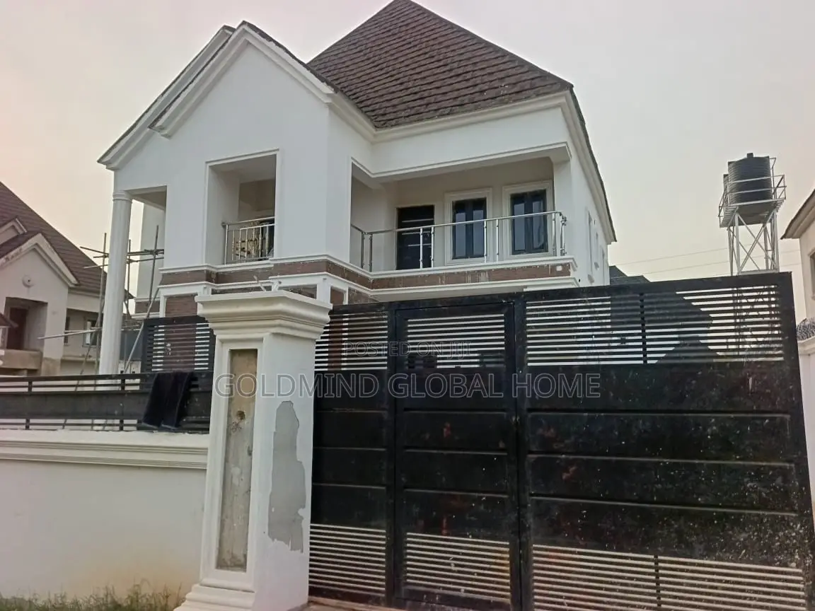 5bdrm Duplex in Lugbe District. for sale in Sabon Lugbe