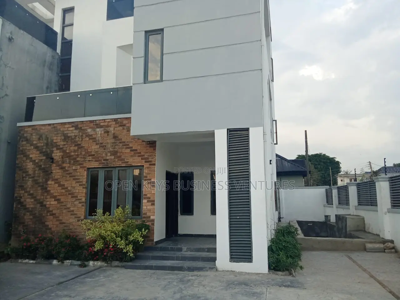 4bdrm Duplex in Adeyi, Bodija for sale in Bodija