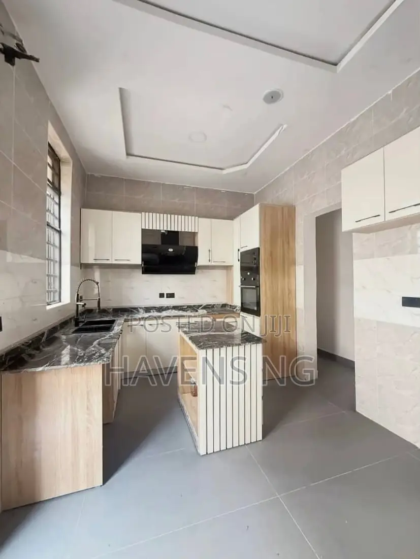 4bdrm Duplex in Lekki Phase 2 for sale in Lekki Phase 2