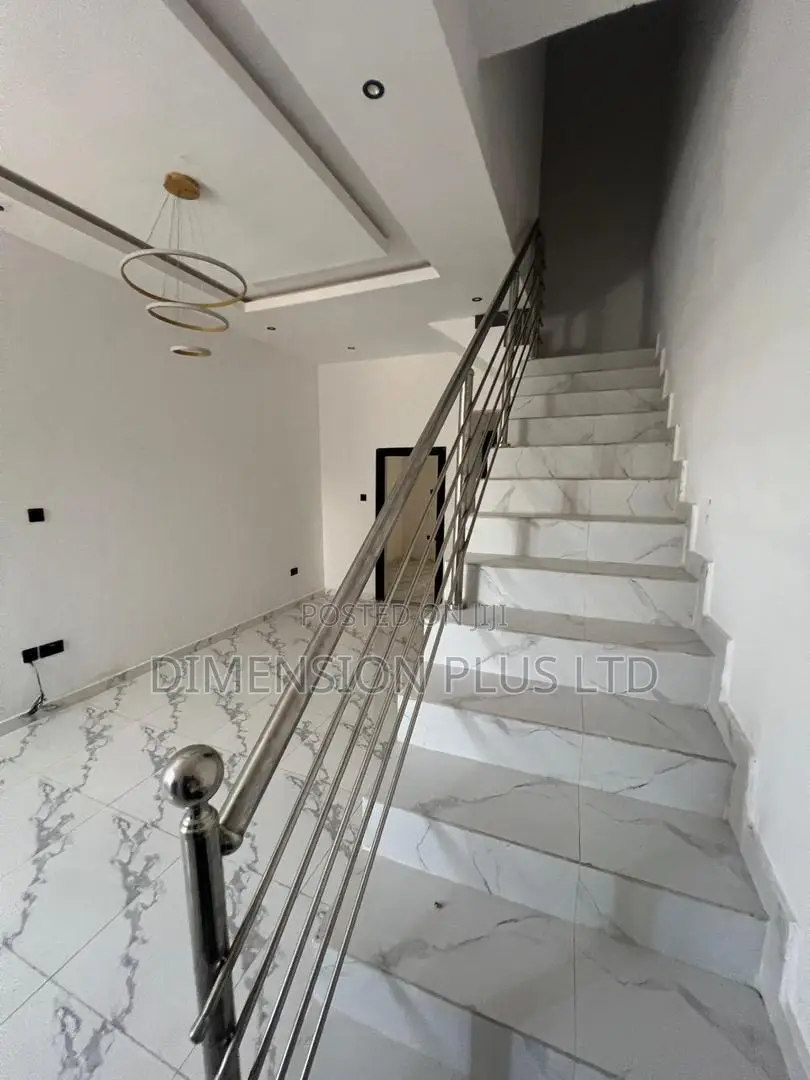 3bdrm Duplex in Sangotedo for sale in Sangotedo