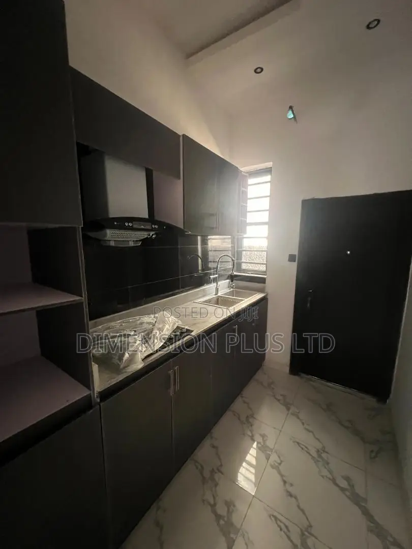 3bdrm Duplex in Sangotedo for sale in Sangotedo