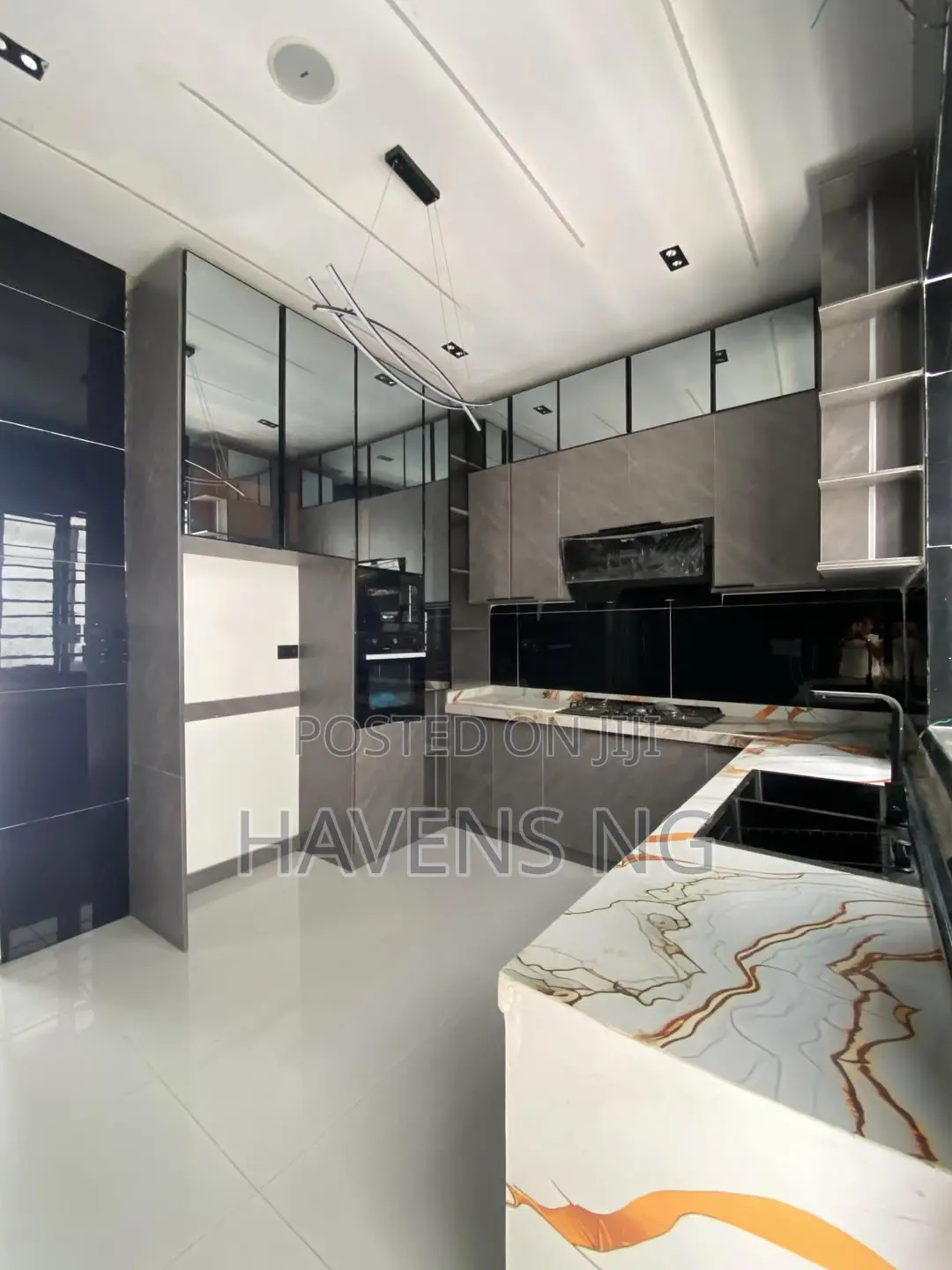 4bdrm Duplex in Lekki Phase 2 for sale in Lekki Phase 2