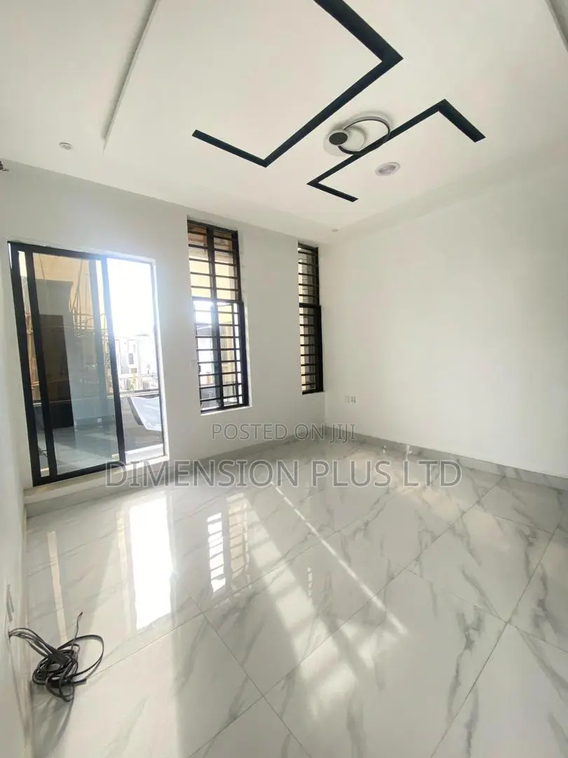 4bdrm Duplex in Chevron for sale in Chevron
