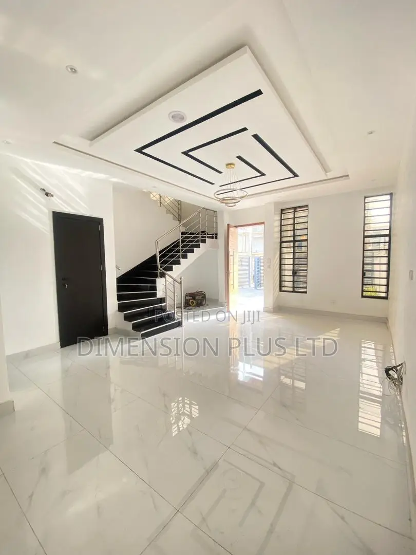 4bdrm Duplex in Chevron for sale in Chevron