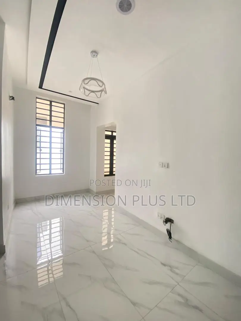 4bdrm Duplex in Chevron for sale in Chevron