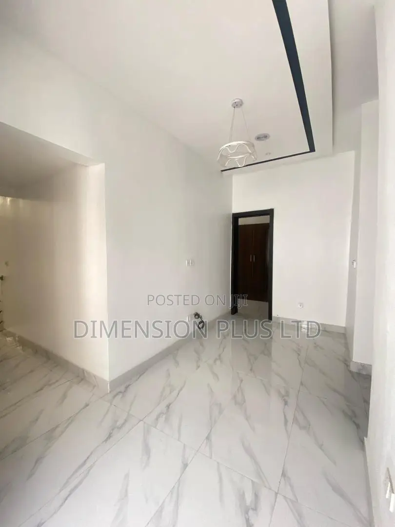 4bdrm Duplex in Chevron for sale in Chevron