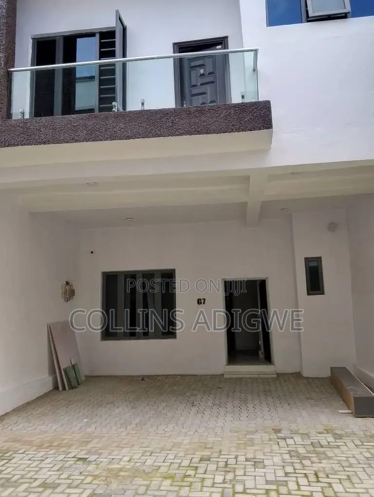 4bdrm Duplex in By Blenco Sangotedo for sale in Sangotedo