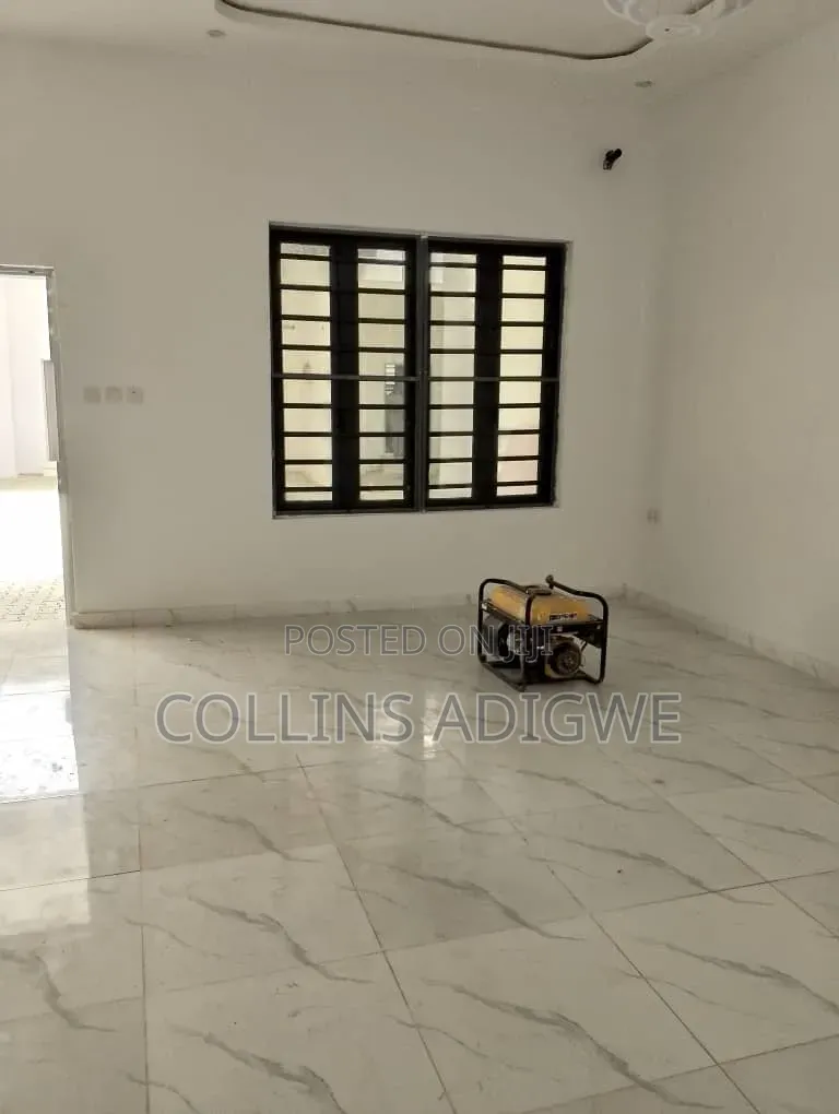 4bdrm Duplex in By Blenco Sangotedo for sale in Sangotedo