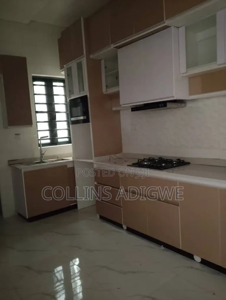 4bdrm Duplex in By Blenco Sangotedo for sale in Sangotedo