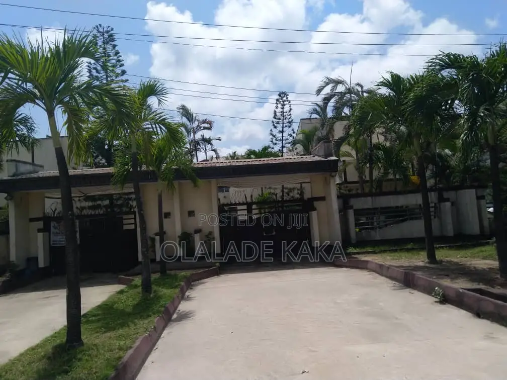 4bdrm Duplex in Festac for sale in Festac