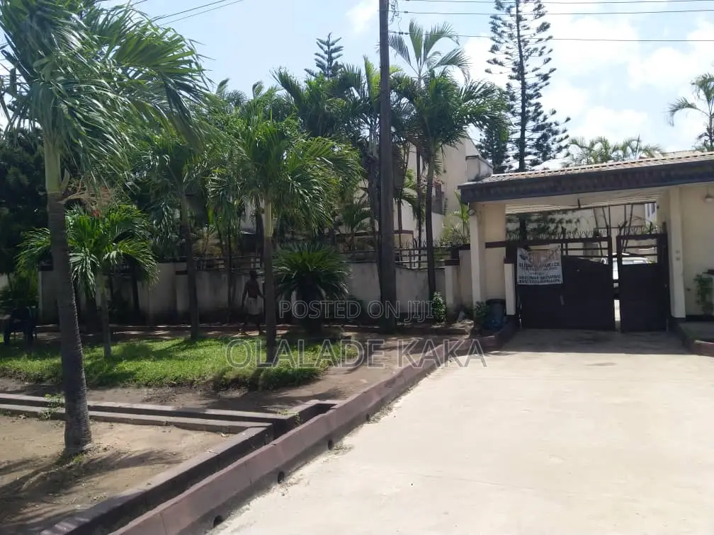 4bdrm Duplex in Festac for sale in Festac