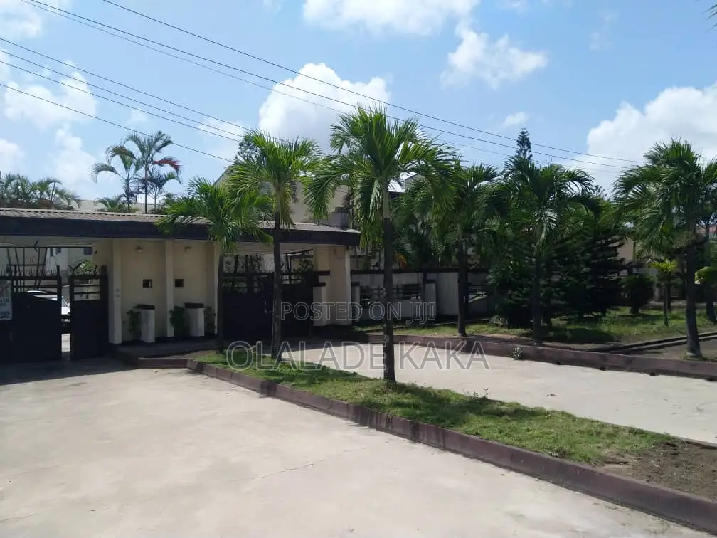 4bdrm Duplex in Festac for sale in Festac