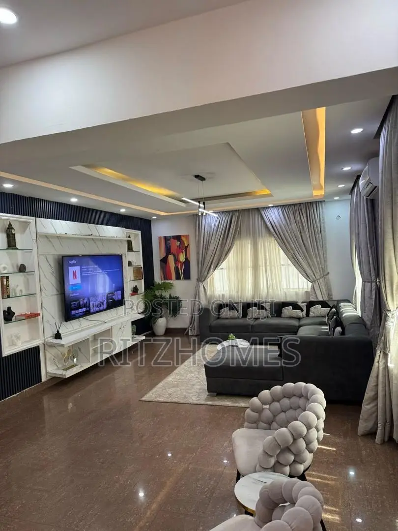 4 Bedroom Self Compound With Snooker, Private Pool and Private Cinema in Lekki Phase 1