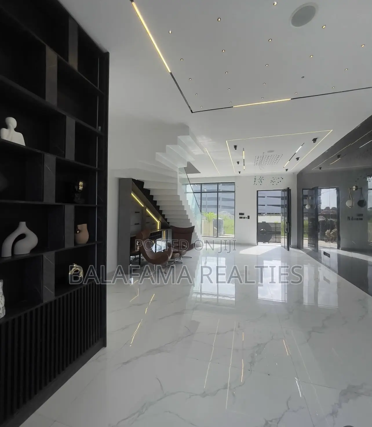5bdrm Townhouse/Terrace in Lekki Phase 1 for sale in Lekki Phase 1