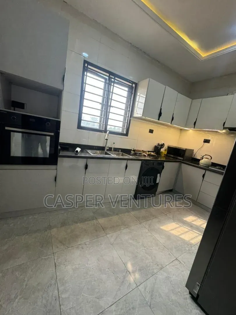 Magnificent Cozy 3bed Apartment in Shonibare Estate