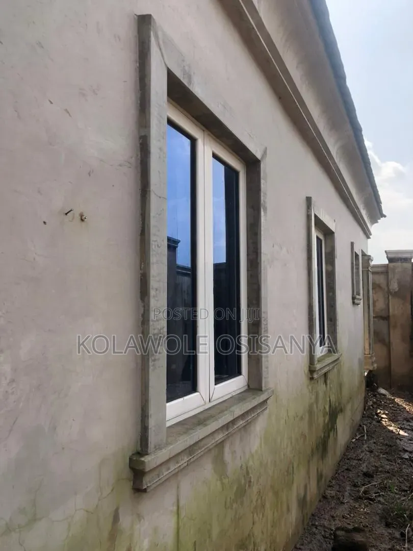 2bdrm Bungalow in Oluyole Estate for sale in Oluyole Estate