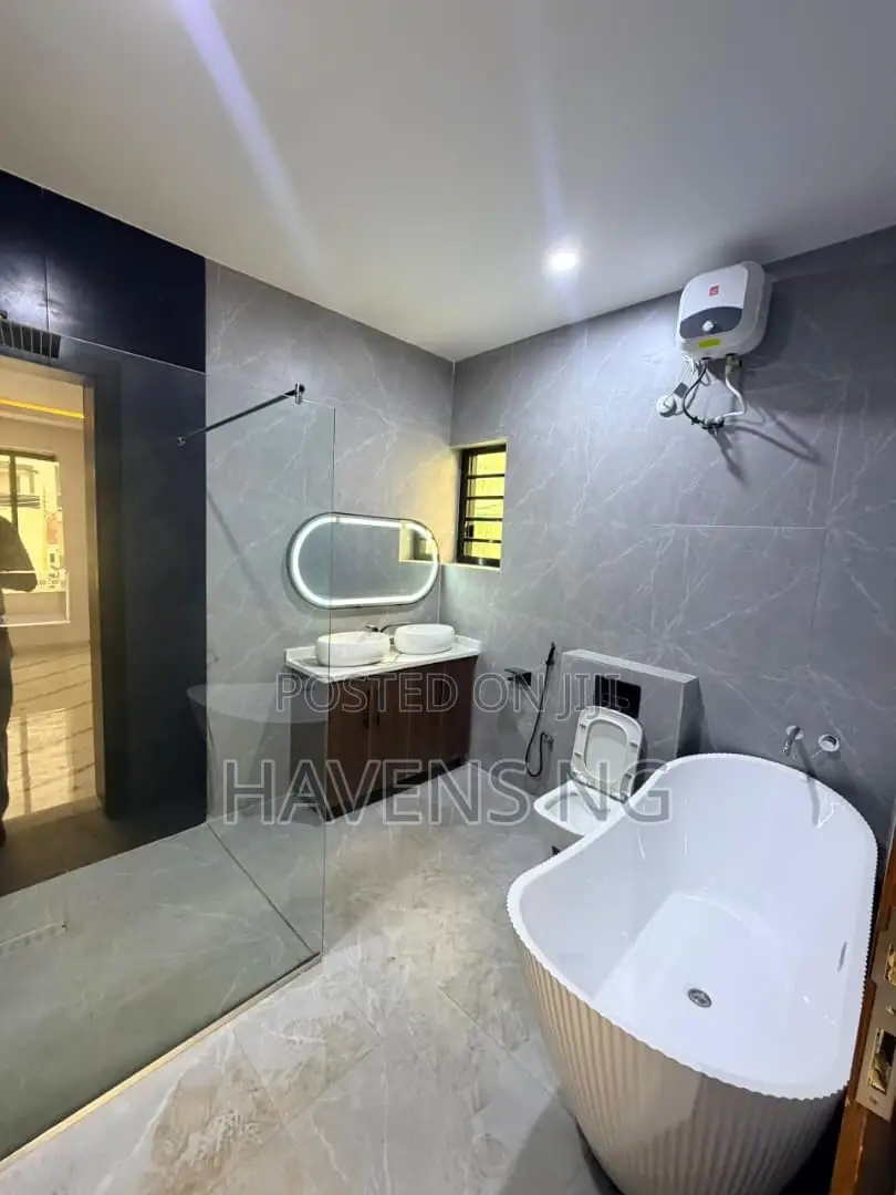 5bdrm Duplex in Basorun for sale in Basorun