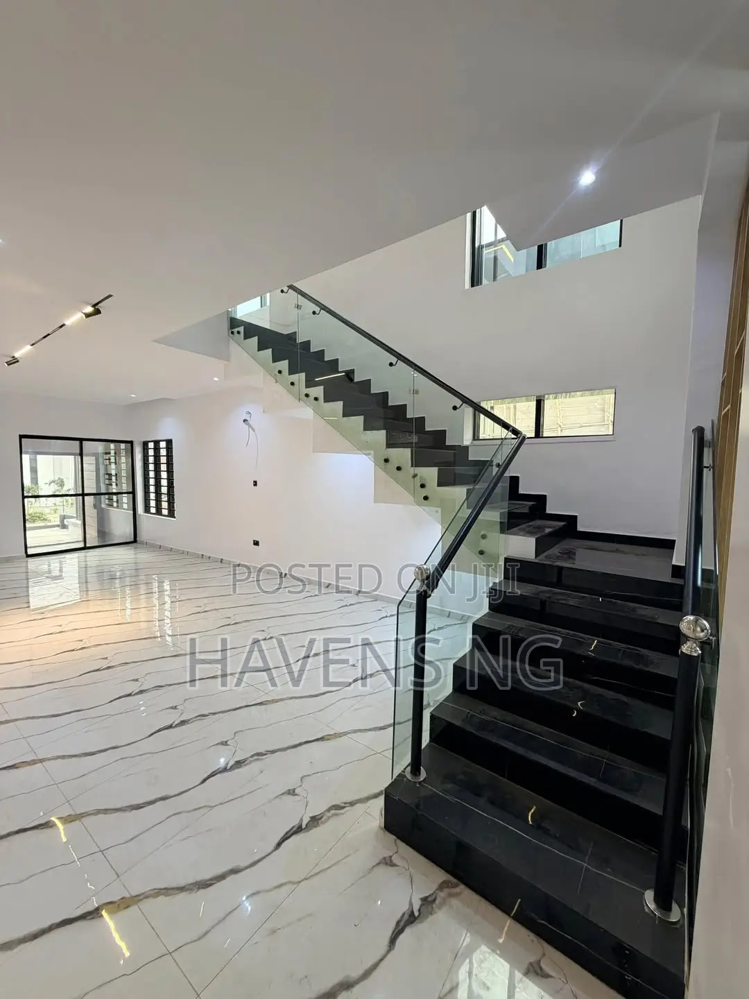 5bdrm Duplex in Basorun for sale in Basorun