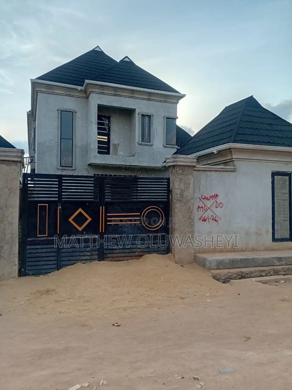 Furnished 3bdrm Duplex in Moshalashi Alagbado for sale in Alagbado