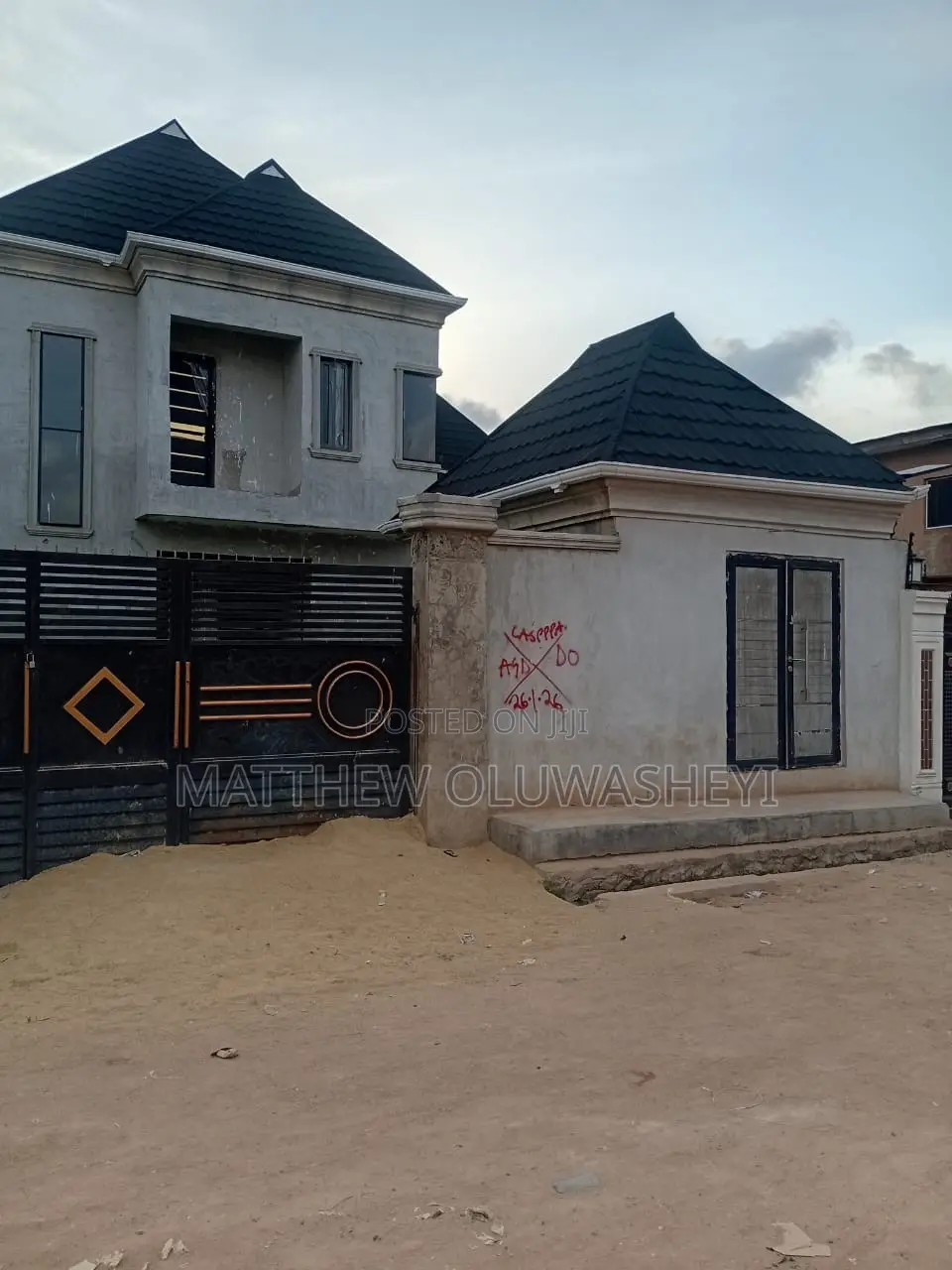 Furnished 3bdrm Duplex in Moshalashi Alagbado for sale in Alagbado