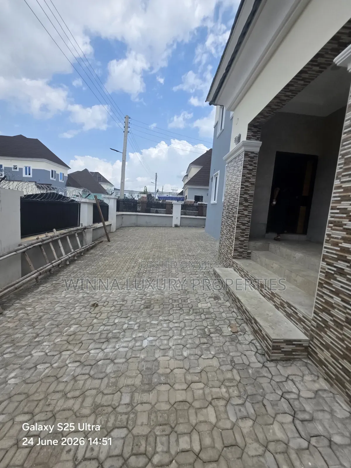 4bdrm Duplex in Nut, Lugbe District for rent in Lugbe District