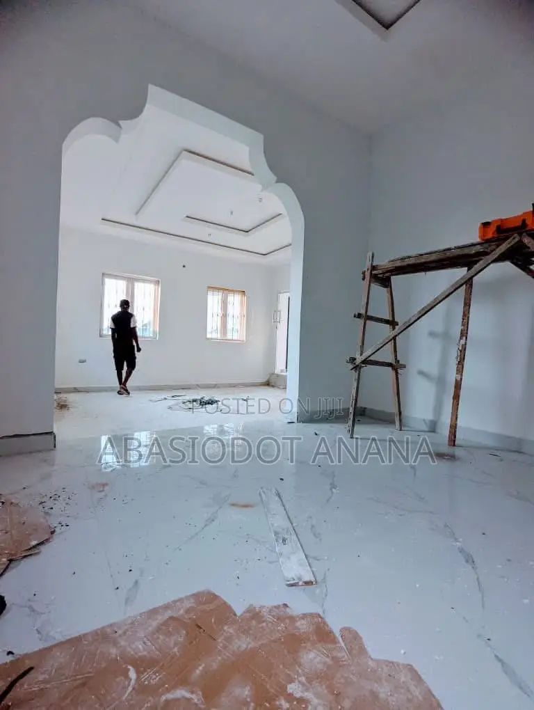 3bdrm Bungalow in Osongoma Estate, Uyo for rent in Uyo