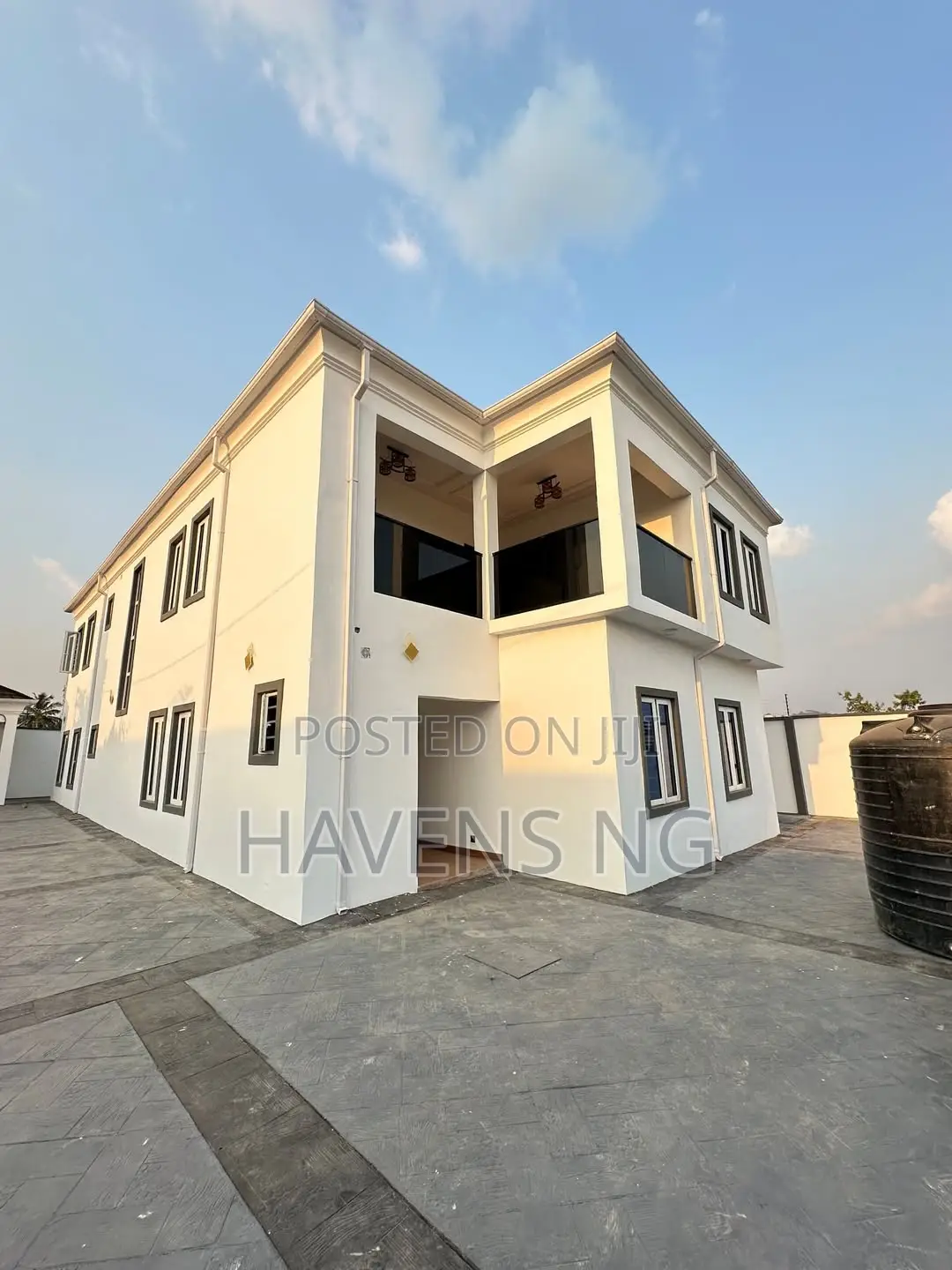 4bdrm Duplex in Jericho for sale in Jericho