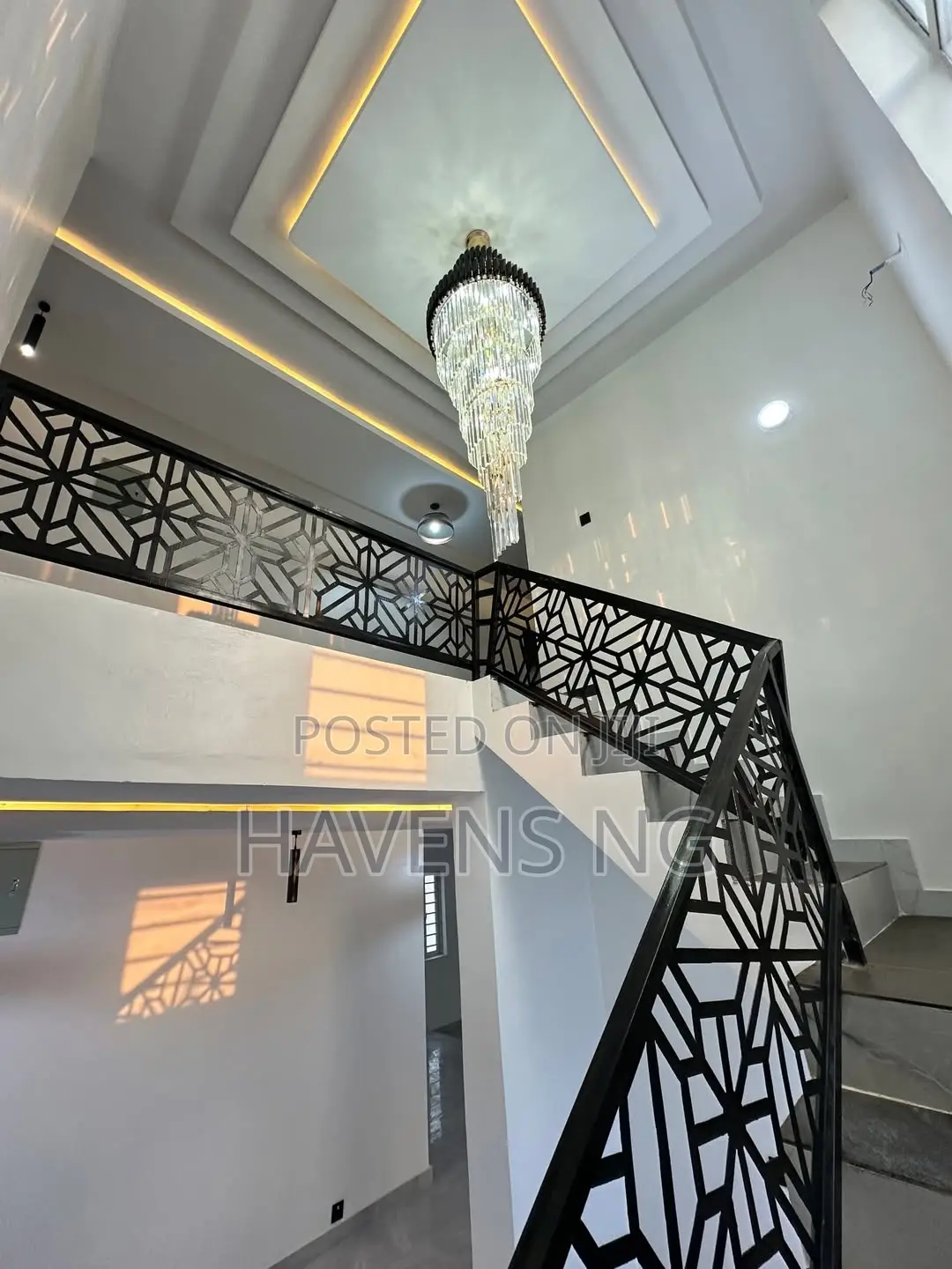 4bdrm Duplex in Jericho for sale in Jericho