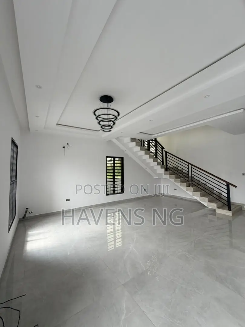 5bdrm Duplex in Legacy Estate, Akobo for sale in Akobo
