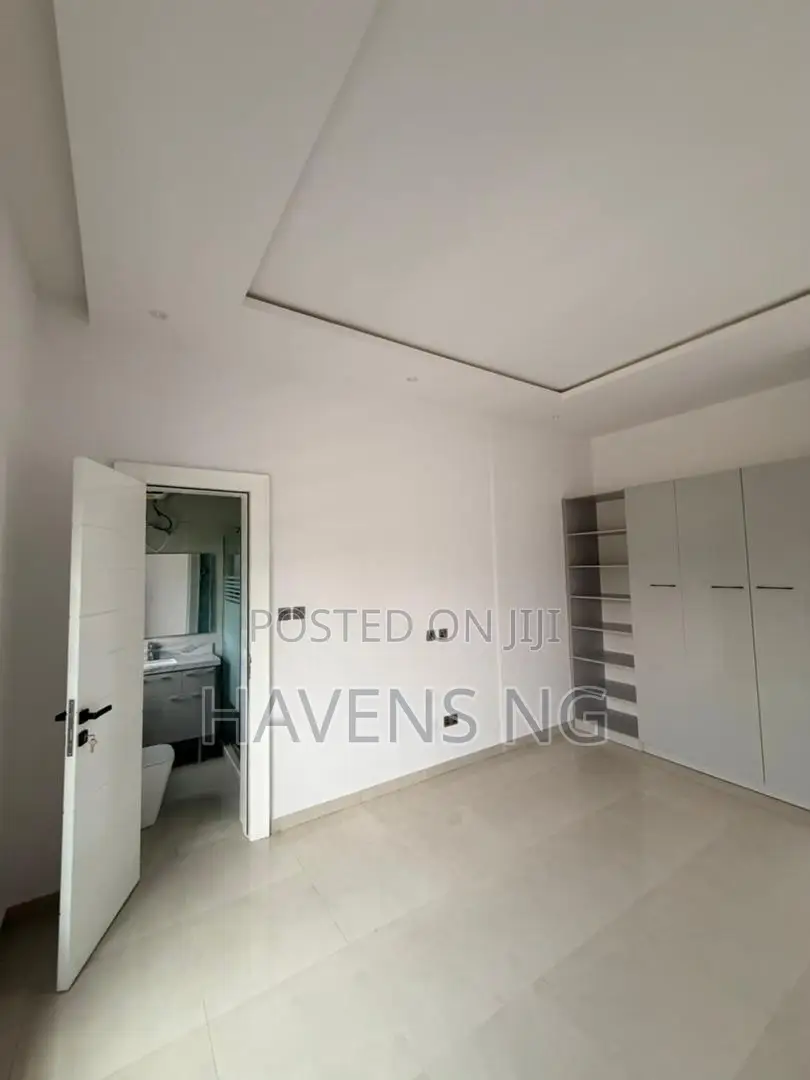 5bdrm Duplex in Legacy Estate, Akobo for sale in Akobo