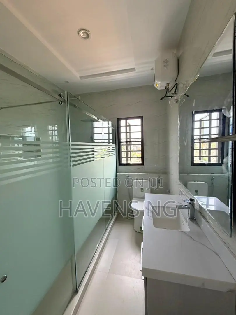 5bdrm Duplex in Legacy Estate, Akobo for sale in Akobo