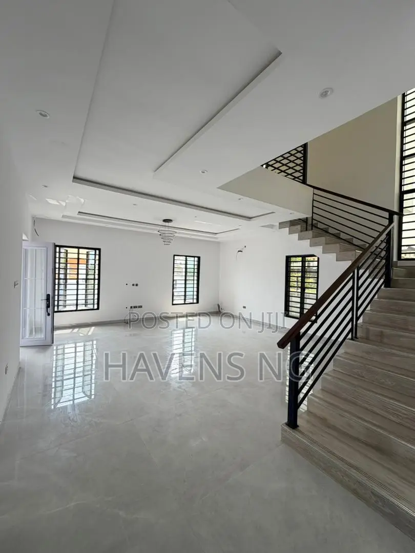 5bdrm Duplex in Legacy Estate, Akobo for sale in Akobo