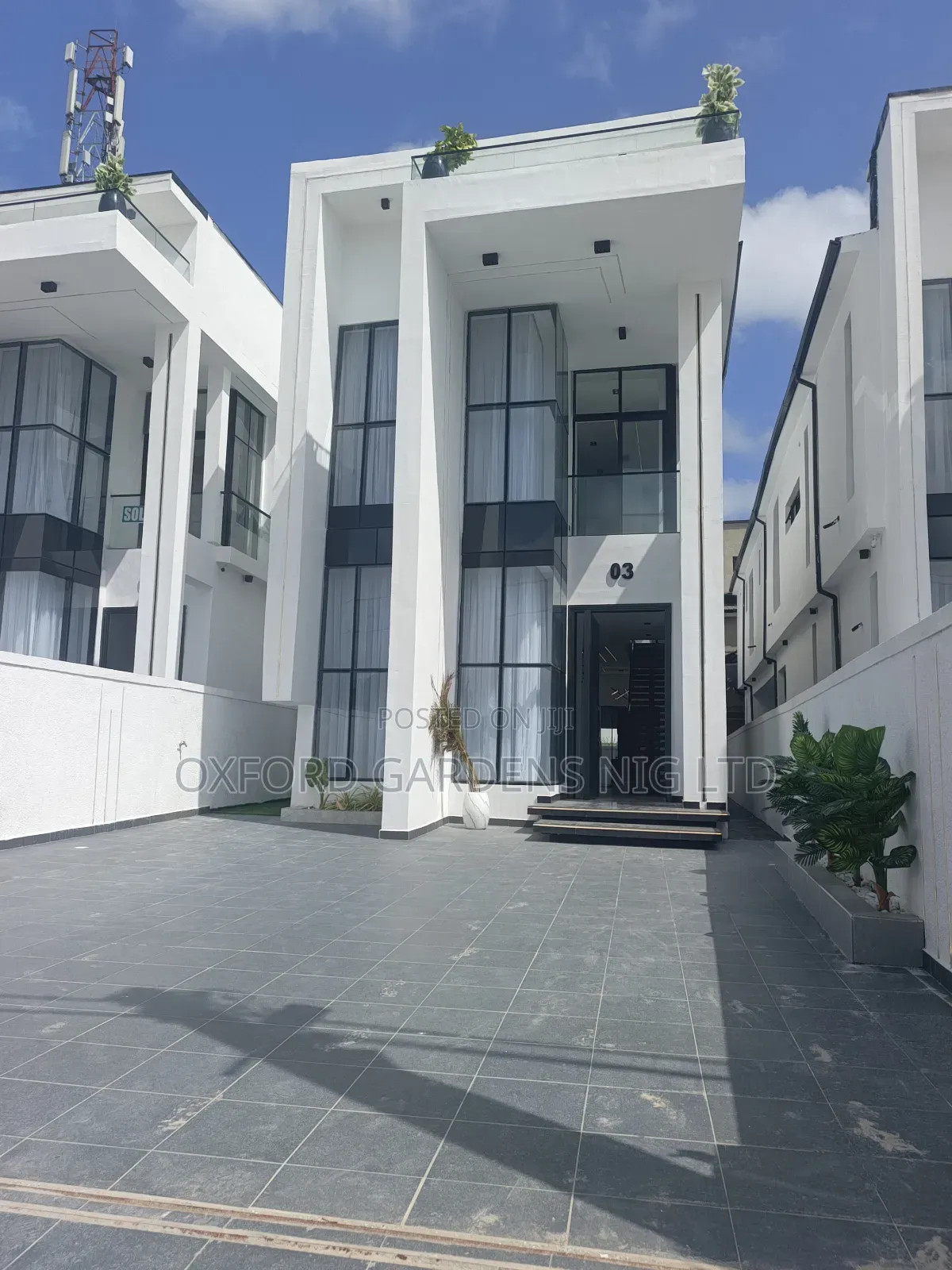 5bdrm Duplex in Ikota Gra Estate for sale in Ikota
