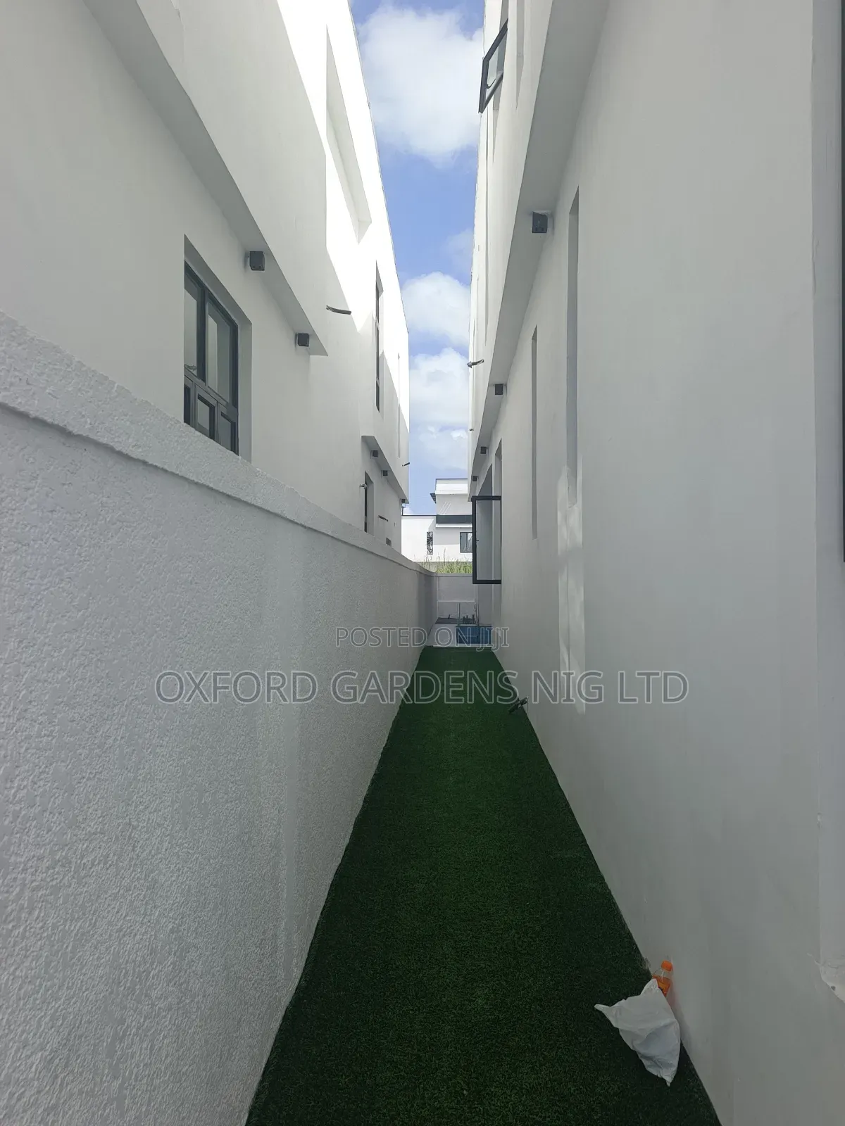 5bdrm Duplex in Ikota Gra Estate for sale in Ikota