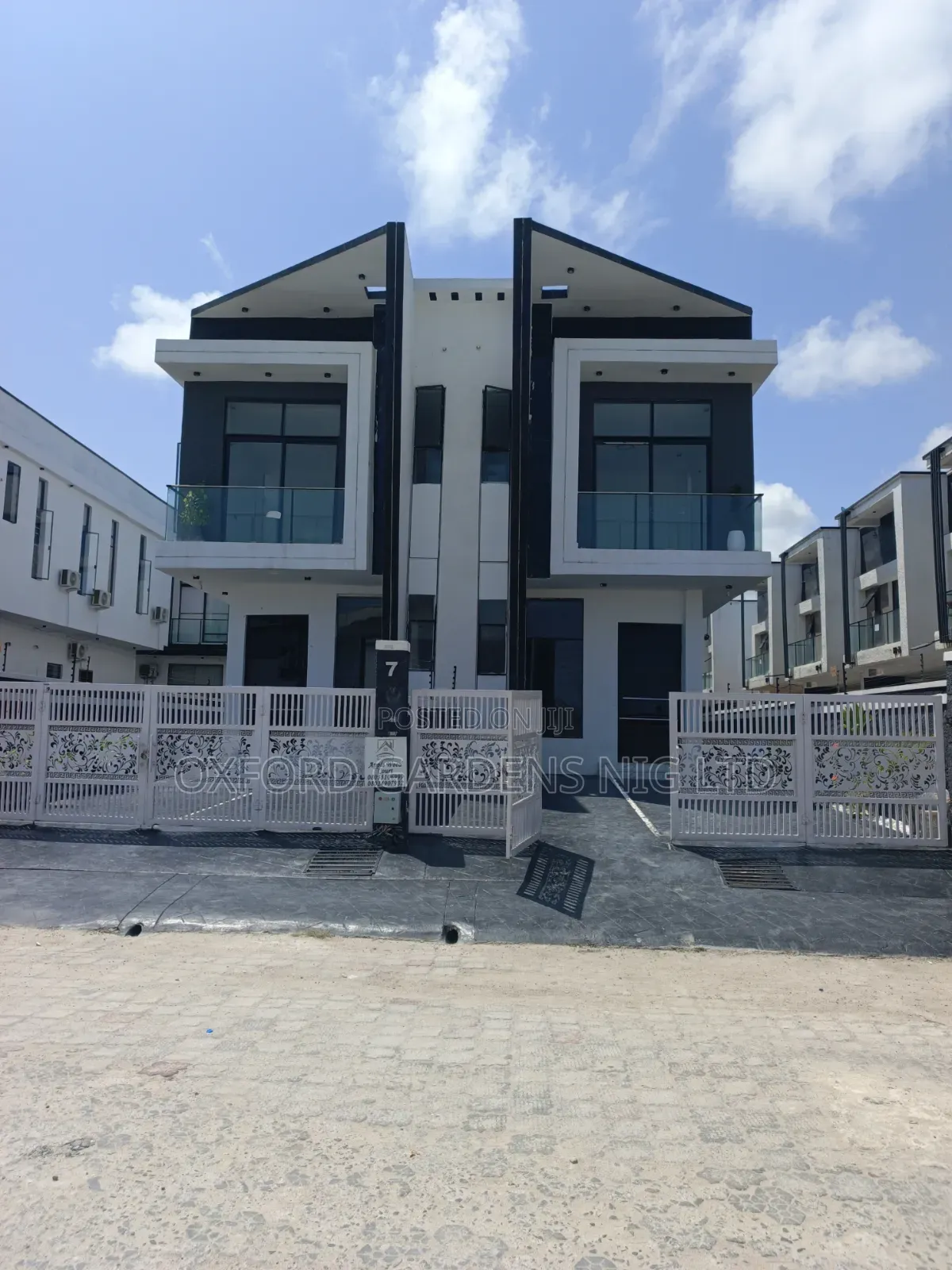 4bdrm Duplex in Ikota Gra State for sale in Ikota