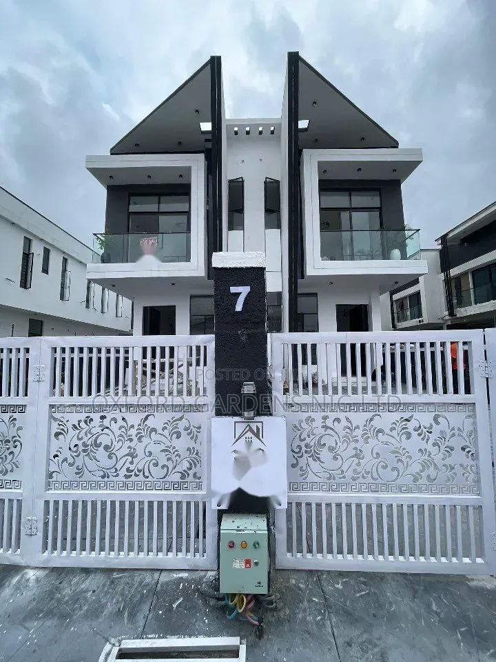 4bdrm Duplex in Ikota Gra State for sale in Ikota
