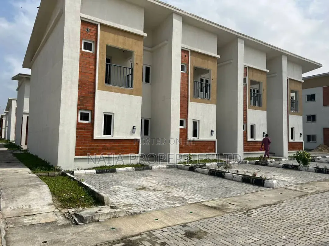 4bdrm Townhouse / Terrace in Urban Shelter, Abraham Adesanya Estate in Abraham Adesanya Estate