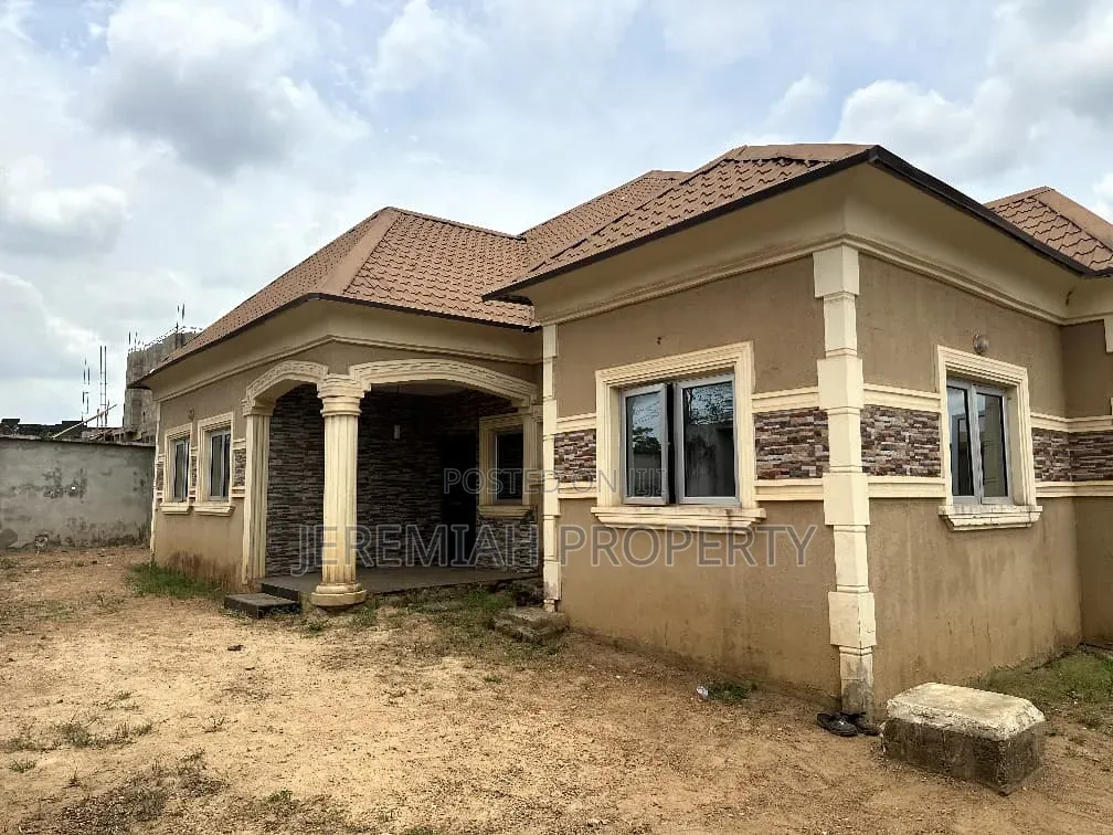 Furnished 6bdrm Bungalow in Ago Iwoye, Ijebu Ode for sale in Ijebu Ode