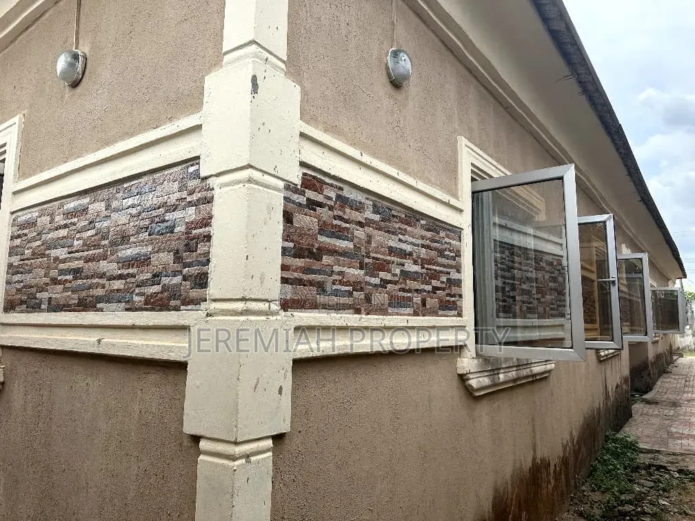 Furnished 6bdrm Bungalow in Ago Iwoye, Ijebu Ode for sale in Ijebu Ode