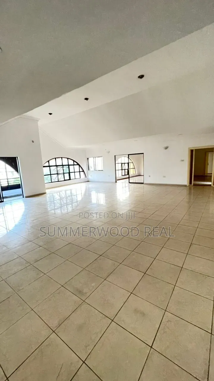 4bdrm Apartment in Lekki Phase 1 for rent in Lekki Phase 1