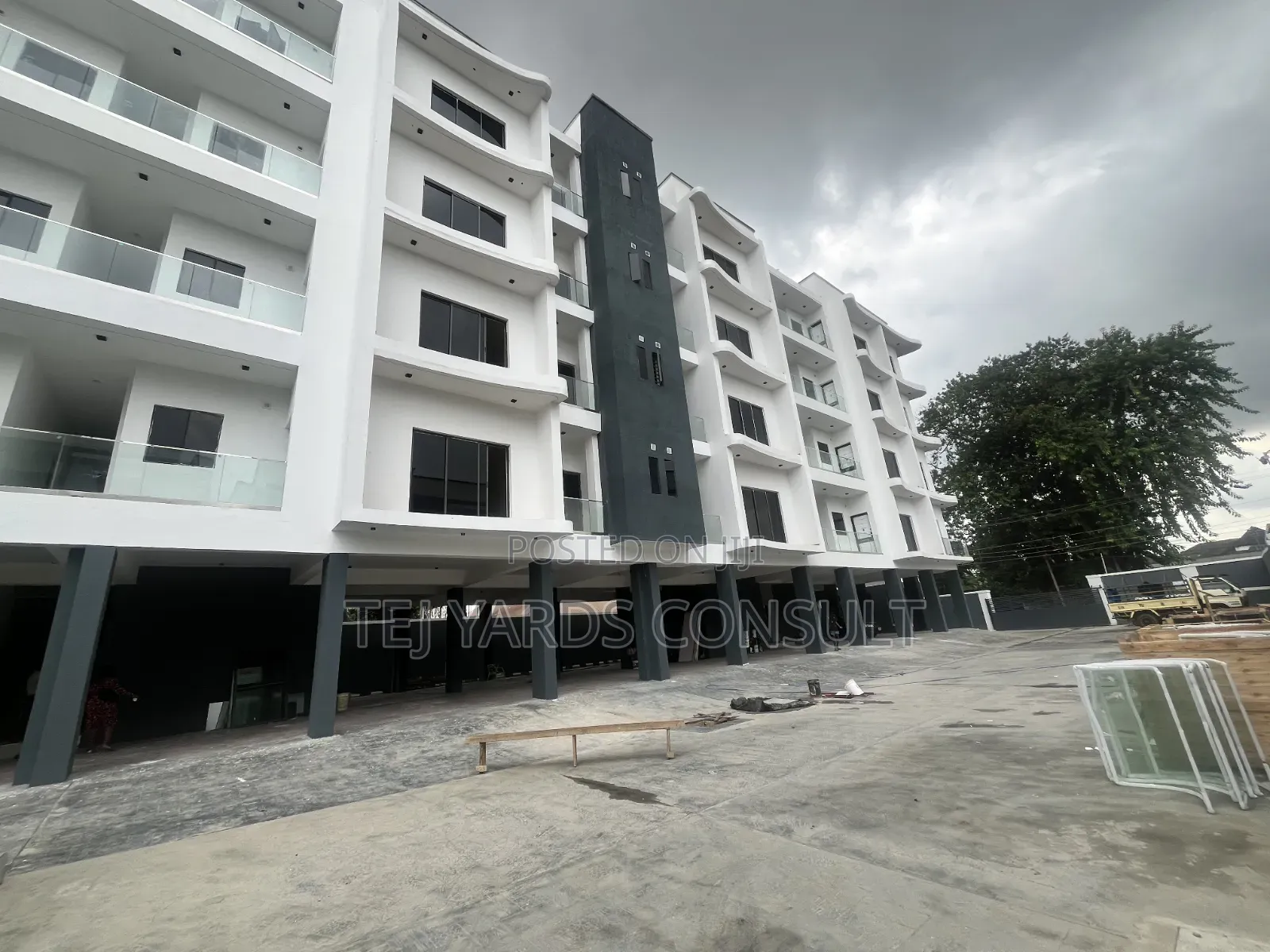 3bdrm Block of Flats in Ikeja GRA for sale in Ikeja GRA