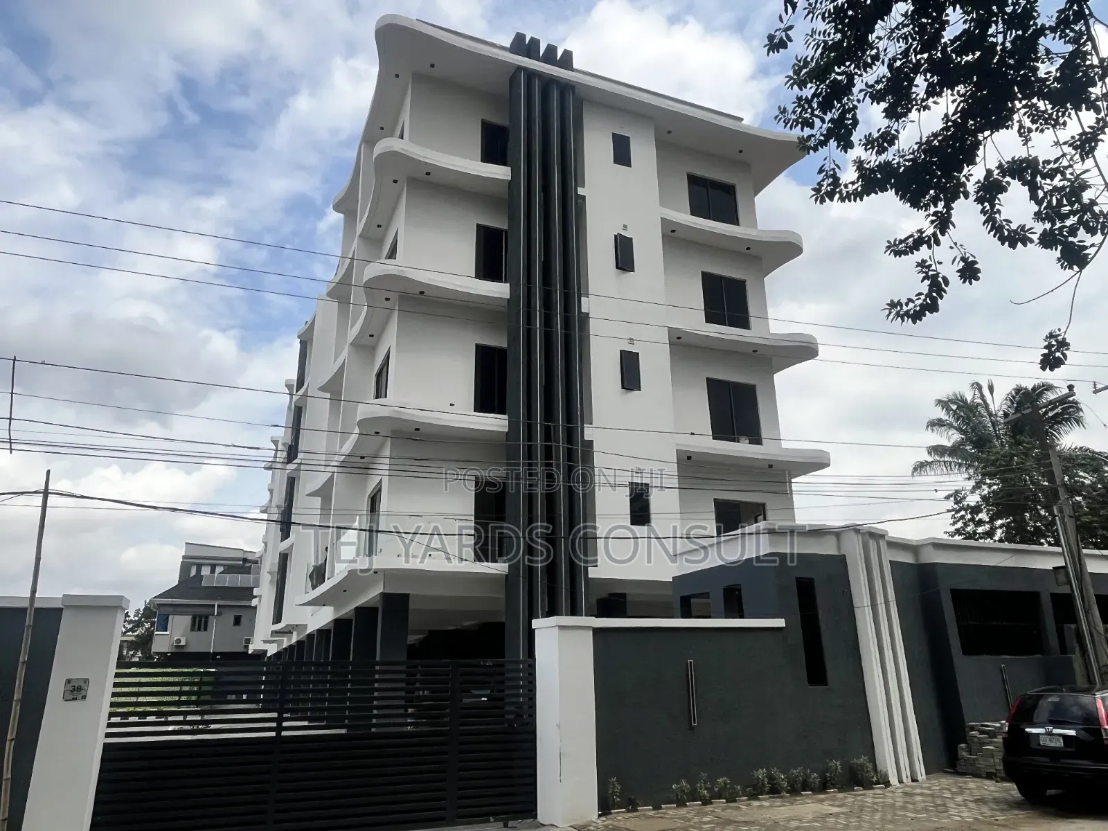 3bdrm Block of Flats in Ikeja GRA for sale in Ikeja GRA