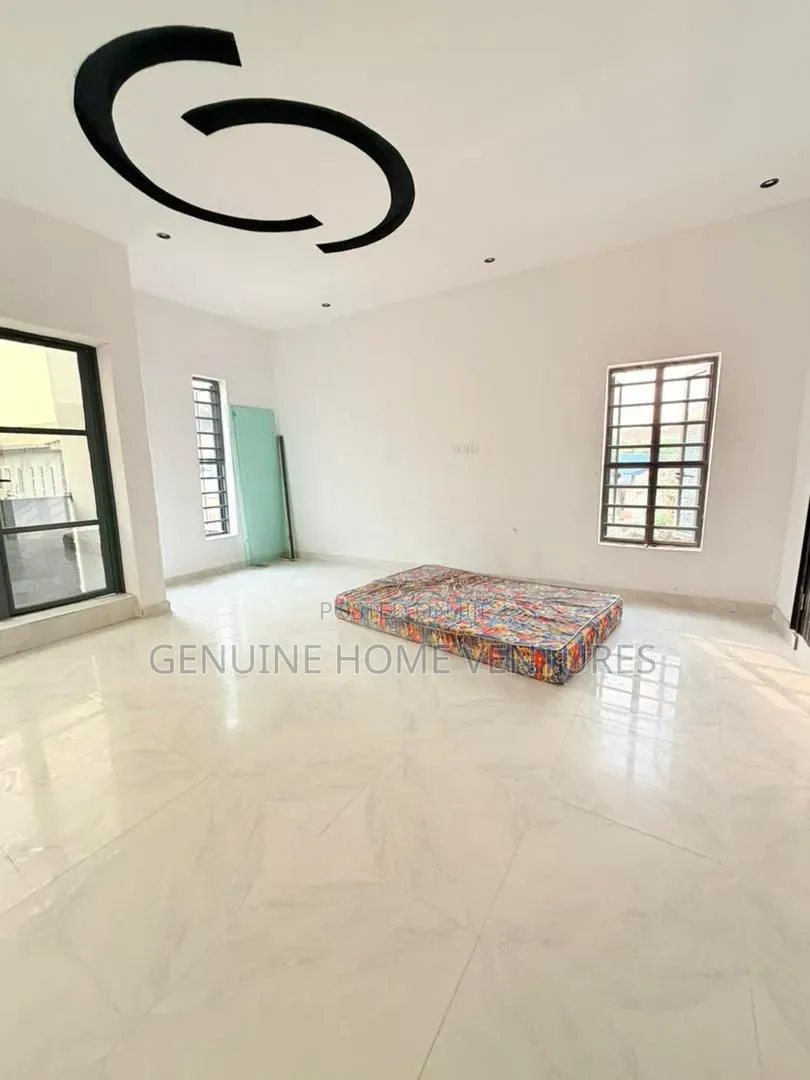 4bdrm Duplex in Mende for sale in Mende