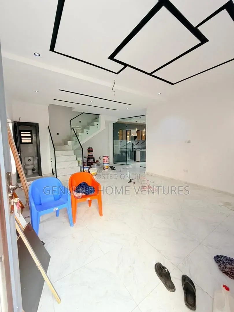 4bdrm Duplex in Mende for sale in Mende